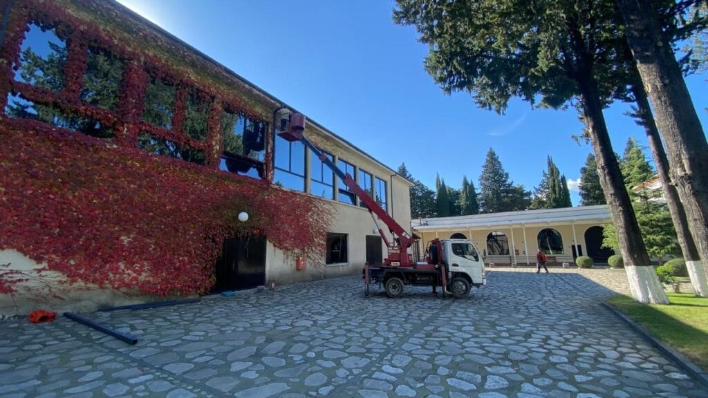 ამწე კალათის მომსახურება