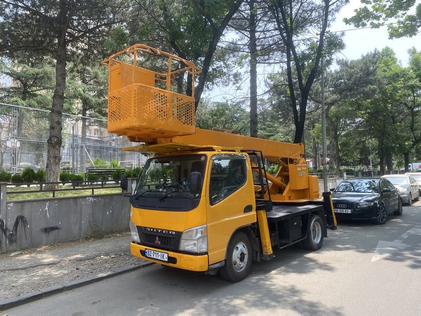 ამწე ლიფტი ჟირაფი